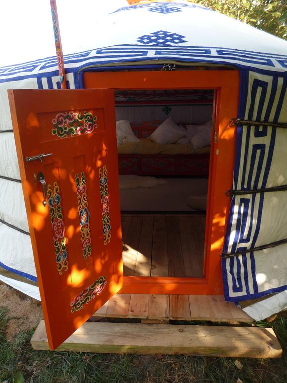 Les Ecrennes Yourte Nomade-Lodge מראה חיצוני תמונה