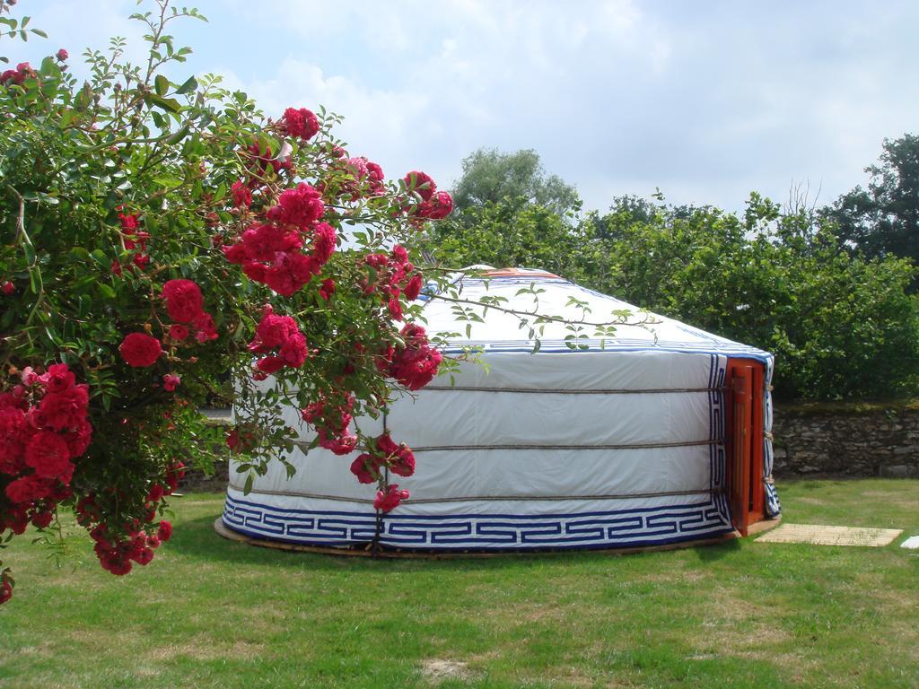 Les Ecrennes Yourte Nomade-Lodge מראה חיצוני תמונה